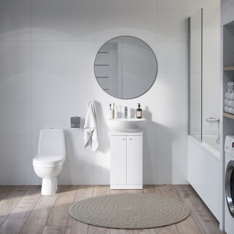 Łazienka rodzinna z produktami serii Solo marki Koło Łazienka rodzinna z produktami serii Solo marki Koło